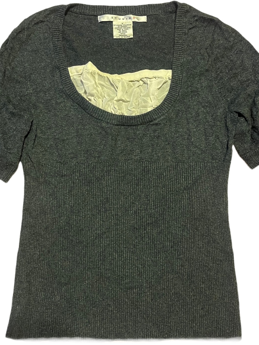 Vintage Y2K Studio M Short-Sleeve Lightweight Sweater with Cream Accent